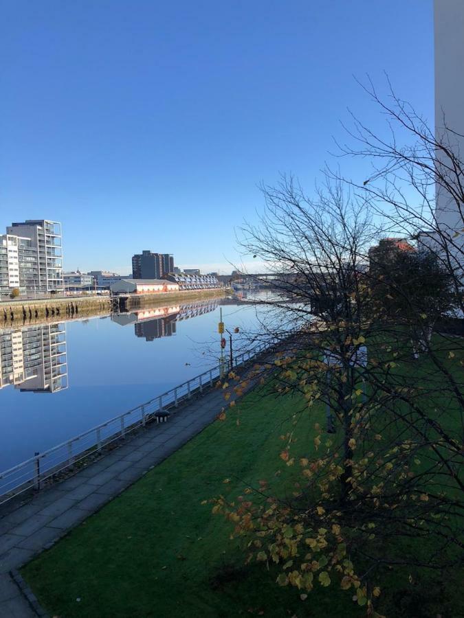 Sec/ Hydro Two Bed Flat With Free Parking And Great View Daire Glasgow Dış mekan fotoğraf